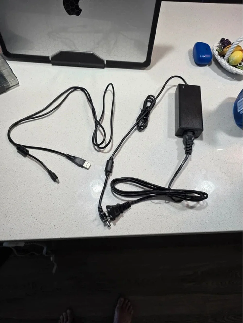 Kodak EasyShare DX4530 Digital Camera with Docking Station and Accessories